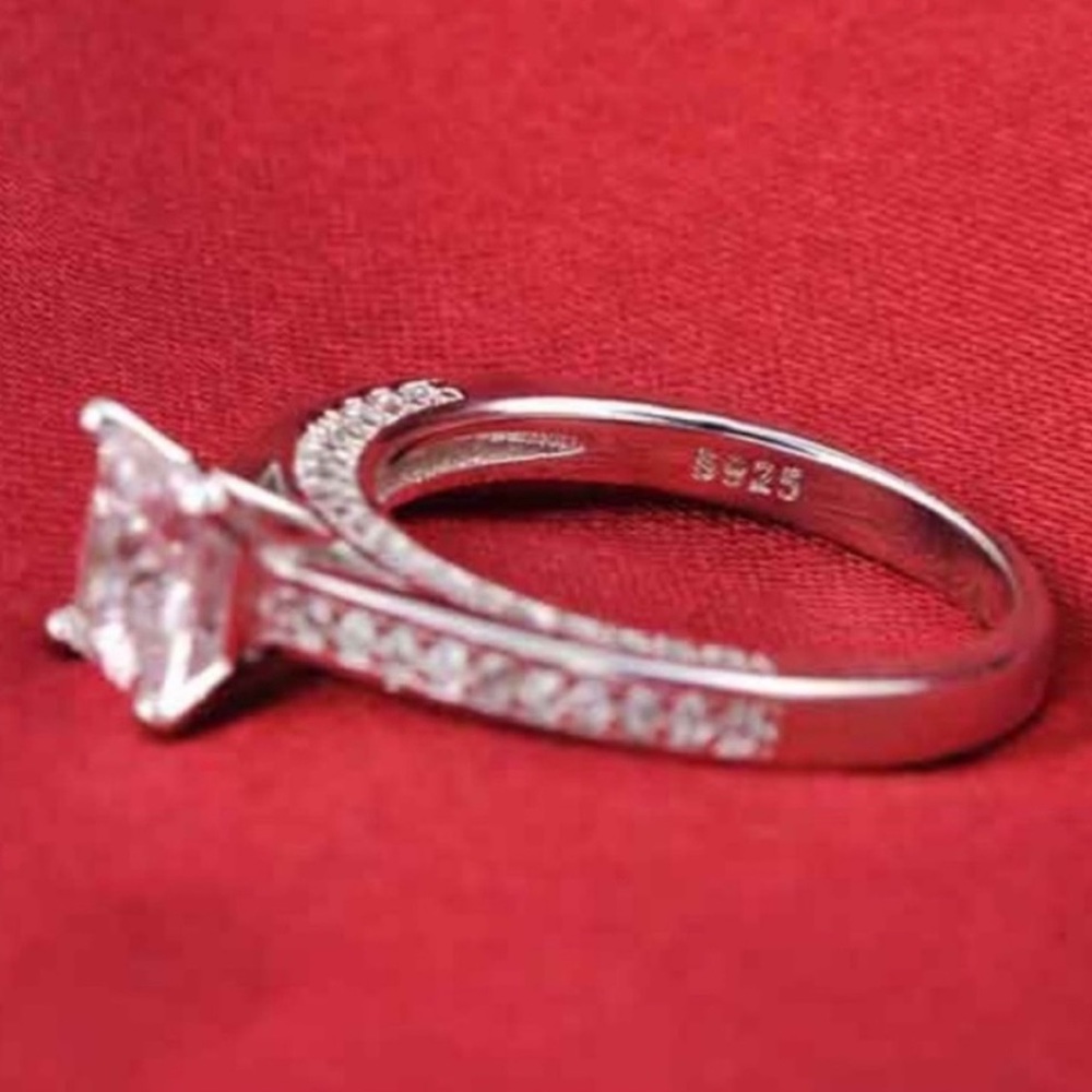 NEW PRINCESS CUT 2 CT DIAMOND ENGAGEMENT RING, CUTE RING, SHINY RING. - Picture 4 of 5